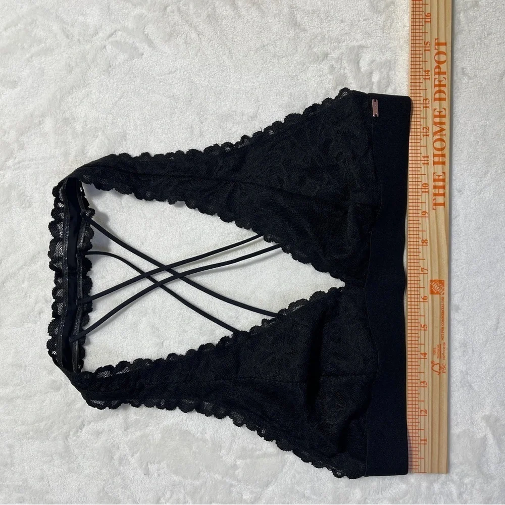 Victoria’s Secret PINK Black Lace Bralette Criss Cross Back M NWOT